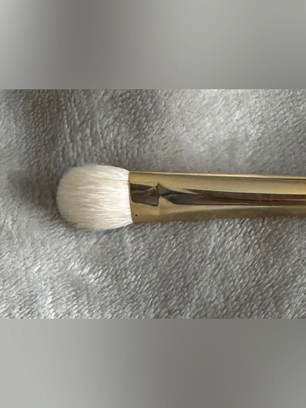 *NEW* - TOM FORD Eye Shadow Brush, #11 - Picture 3 of 5